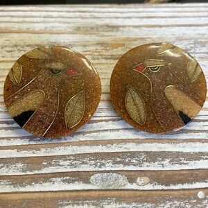 Cork Inlay Lacquer Bird Disc Pierced Earrings